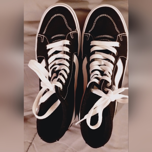 NWOB VANS SK-8 Hi Black & White Side Stripe High Top Sneakers Shoes. - Picture 6 of 10